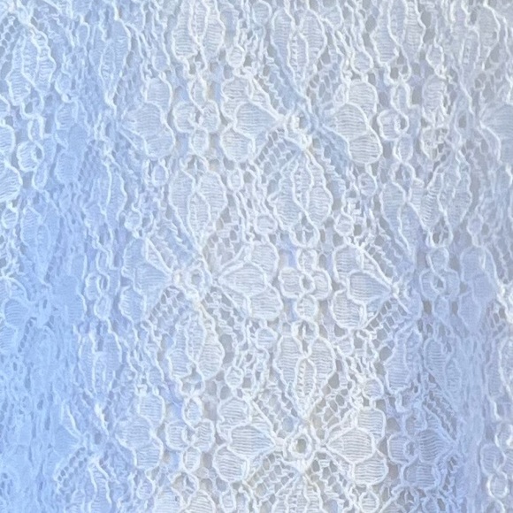 A Pea in The Pod XS Ruffle Trim White Lace Design Sleeveless Top NWOT - Picture 4 of 6